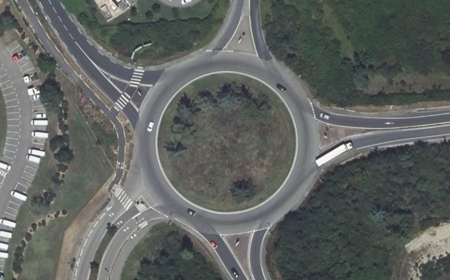 Vue aérienne du Rond-point anonyme n°16601926