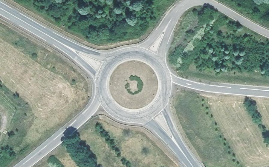 Vue aérienne du Rond-point anonyme n°16631528