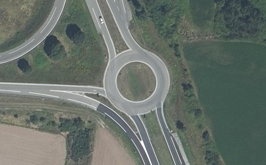 Vue aérienne du Rond-point anonyme n°16634064