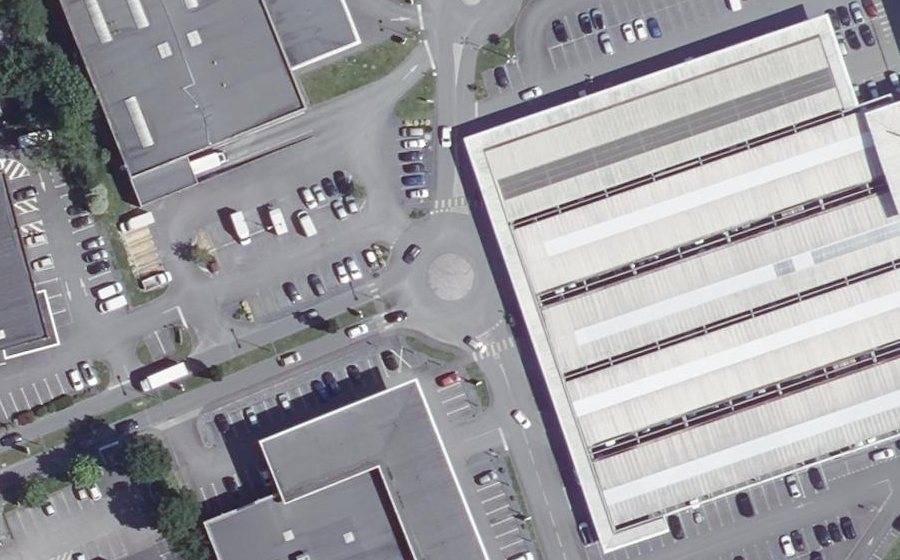 Vue aérienne du Rond-point anonyme n°166374307