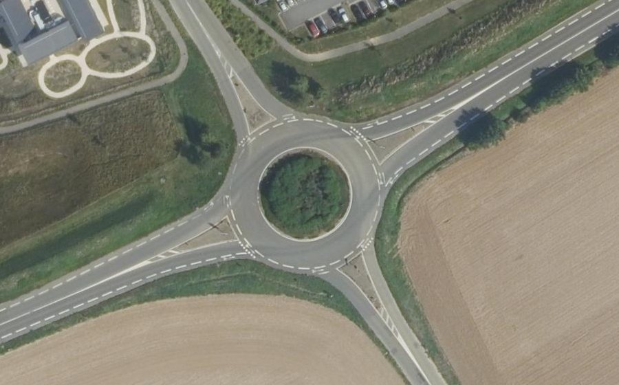 Vue aérienne du Rond-point anonyme n°16643719