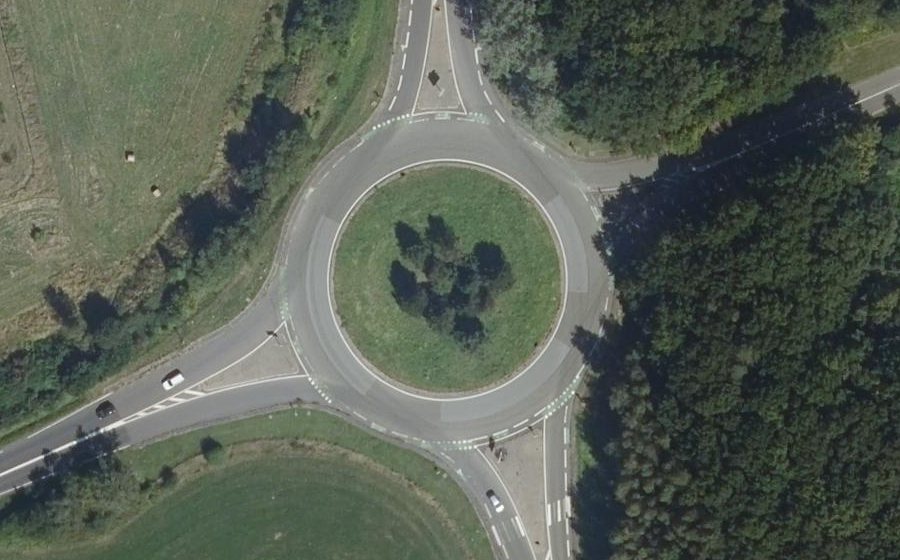 Vue aérienne du Rond-point anonyme n°16648702