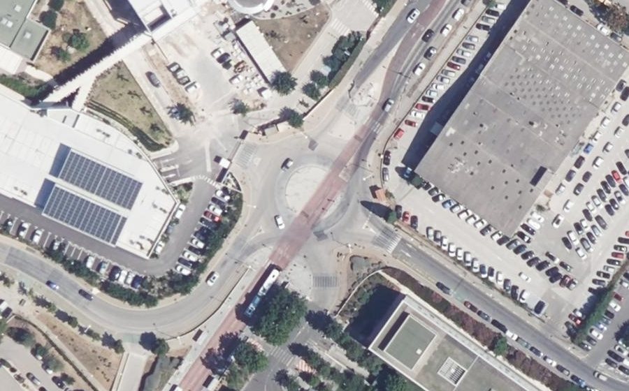 Vue aérienne du Rond-point anonyme n°167106100