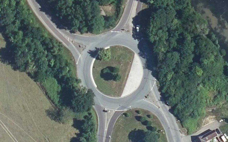 Vue aérienne du Rond-point anonyme n°16718128