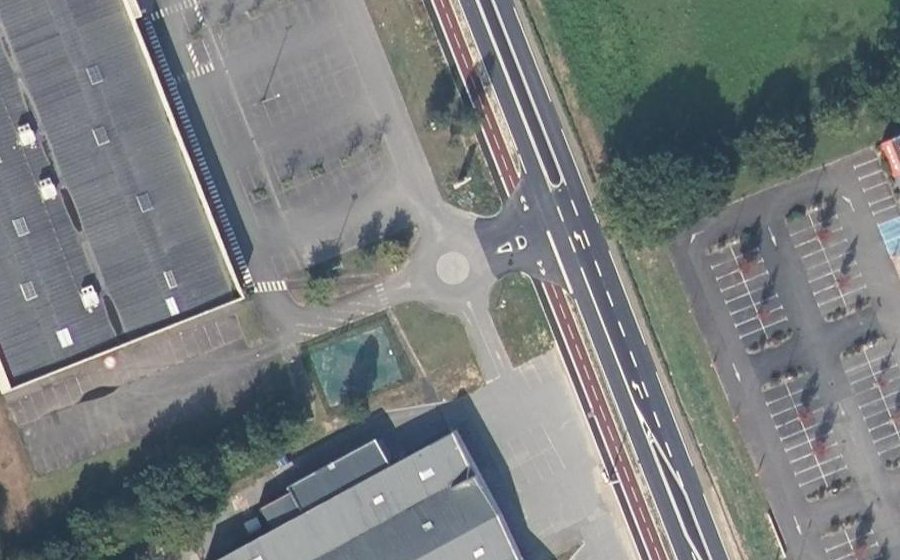 Vue aérienne du Rond-point anonyme n°16730735