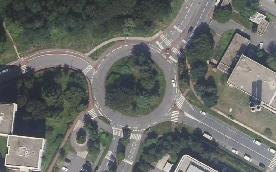 Vue aérienne du Rond-point anonyme n°16764114