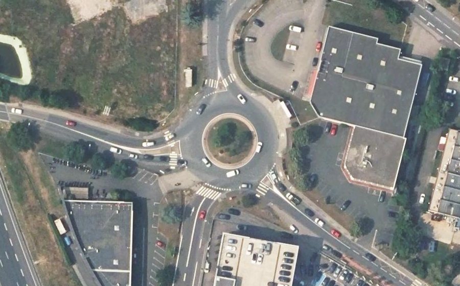 Vue aérienne du Rond-point anonyme n°16770101