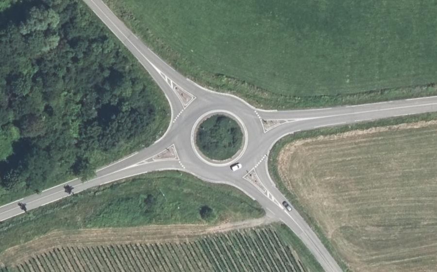 Vue aérienne du Rond-point anonyme n°16774575