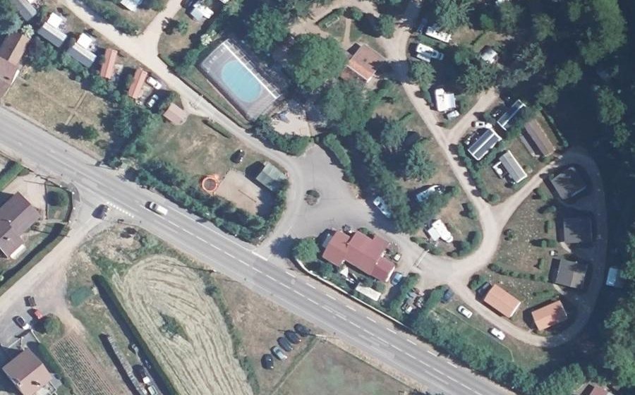 Vue aérienne du Rond-point anonyme n°167761262