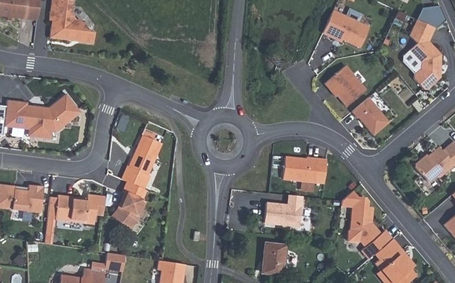 Vue aérienne du Rond-point anonyme n°168721881