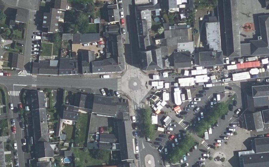 Vue aérienne du Rond-point anonyme n°168812586