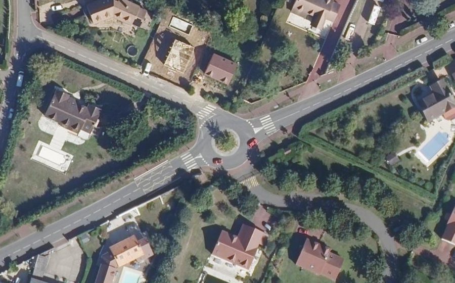 Vue aérienne du Rond-point anonyme n°168845830
