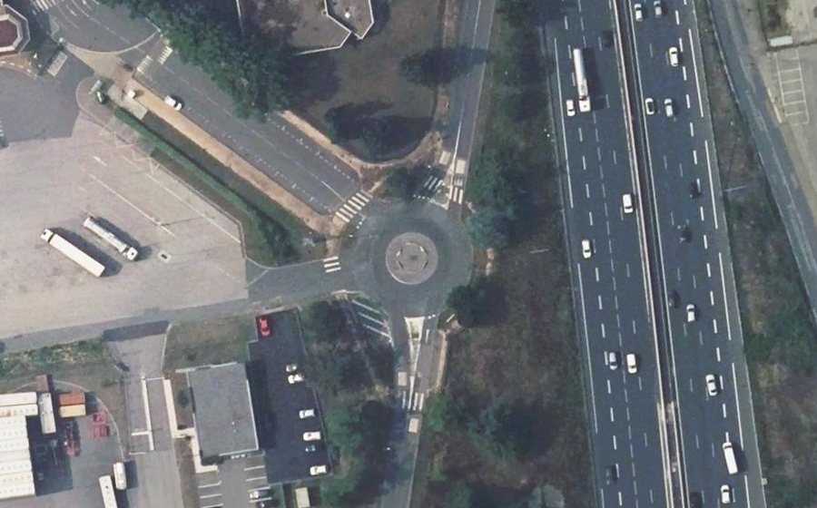 Vue aérienne du Rond-point anonyme n°16891533