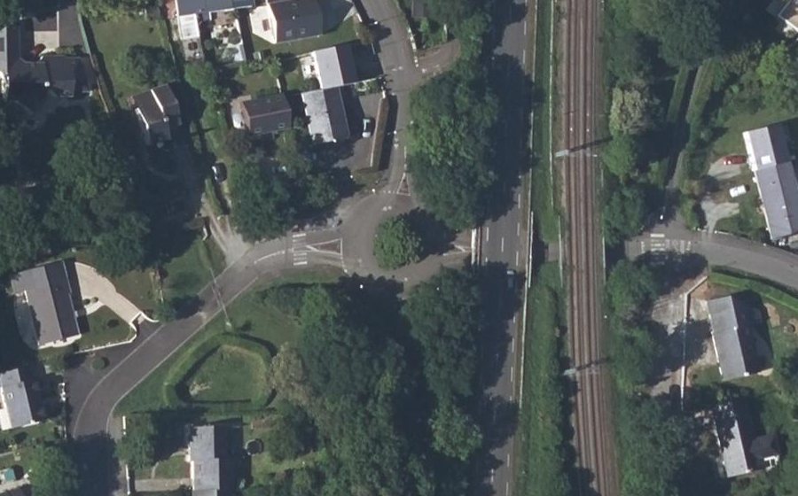 Vue aérienne du Rond-point anonyme n°168976021