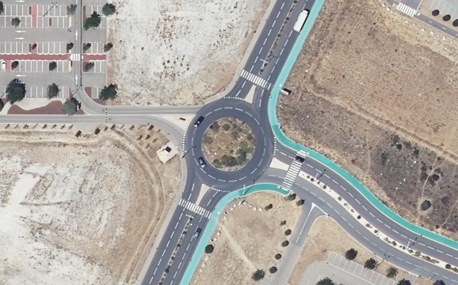 Vue aérienne du Rond-point anonyme n°169148455