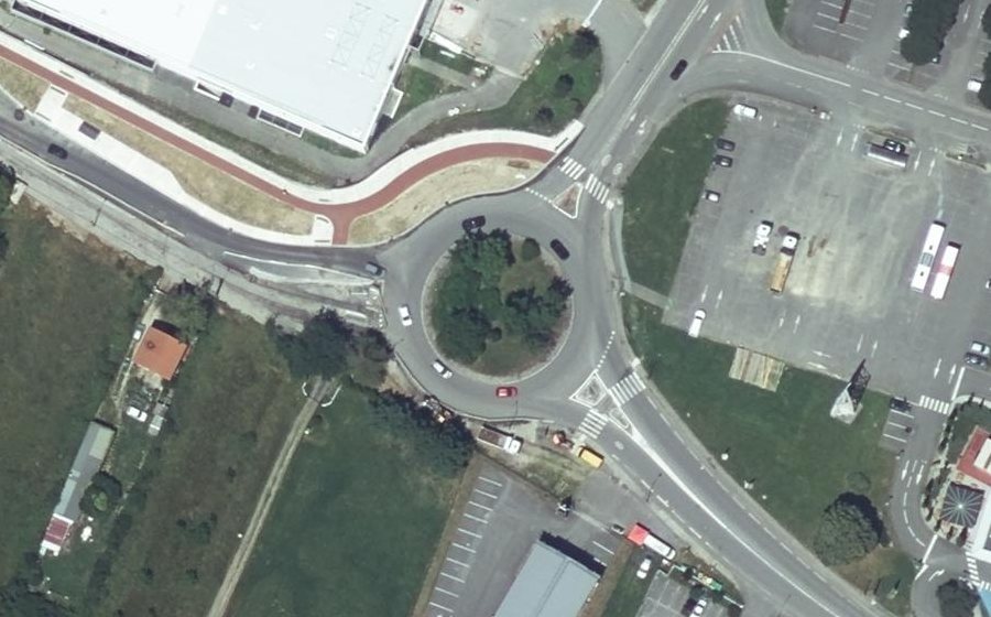 Vue aérienne du Rond-point anonyme n°16947415