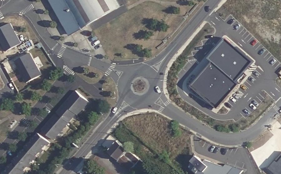 Vue aérienne du Rond-point anonyme n°170019619