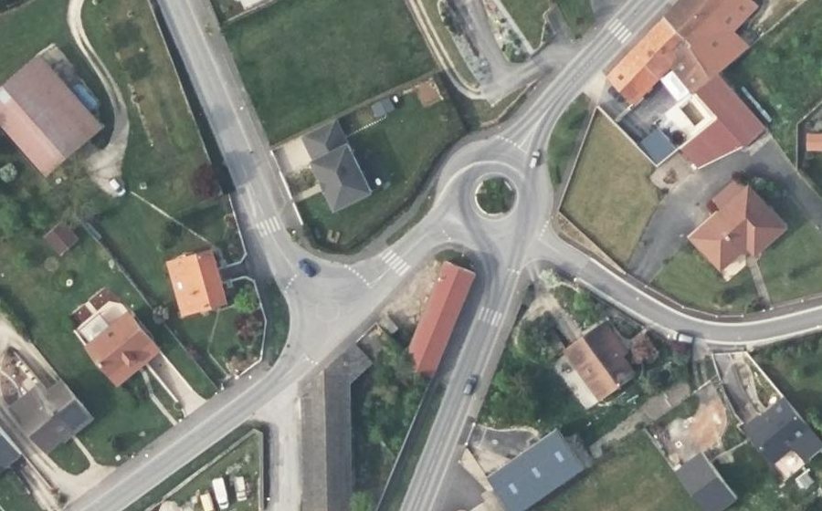 Vue aérienne du Rond-point anonyme n°170106417