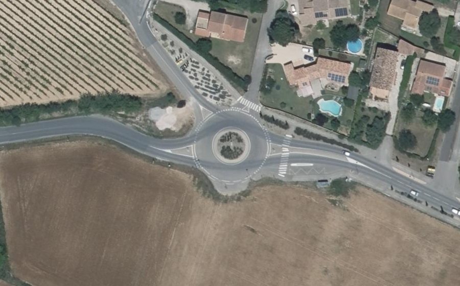 Vue aérienne du Rond-point anonyme n°170222024