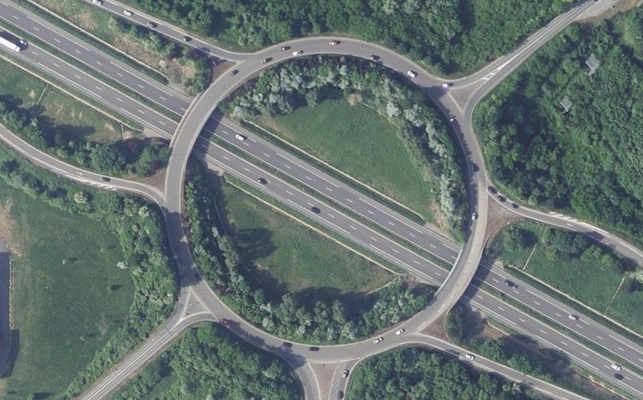 Vue aérienne du Rond-point anonyme n°17039733