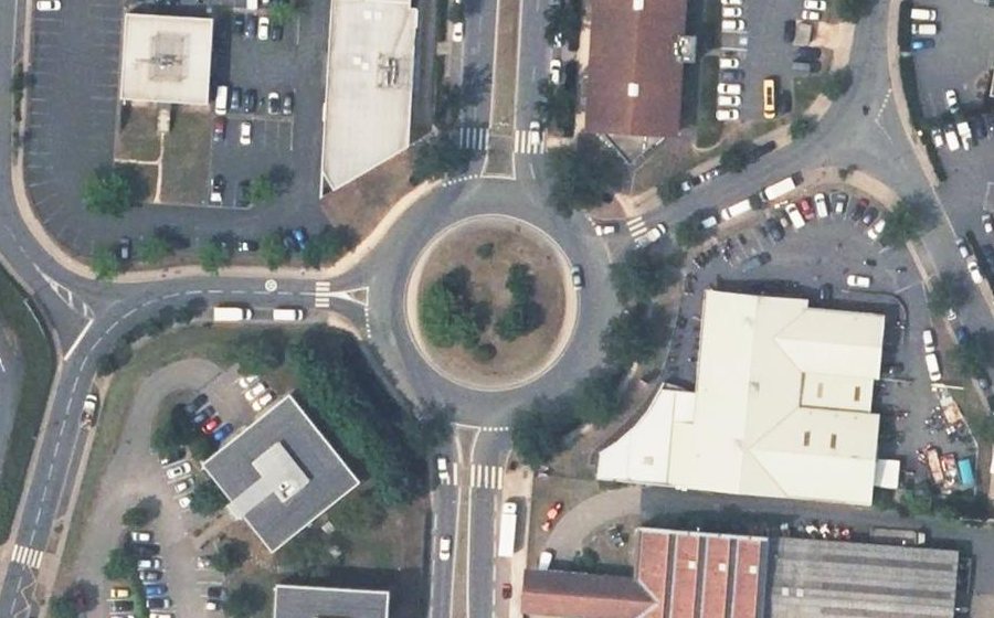 Vue aérienne du Rond-point anonyme n°17041719