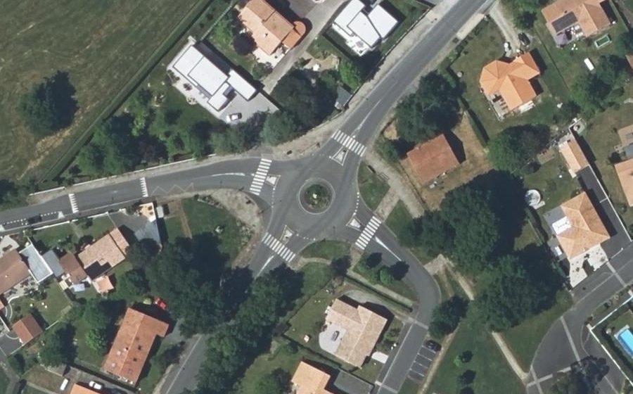Vue aérienne du Rond-point anonyme n°170481003