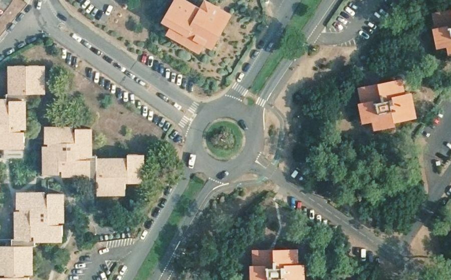 Vue aérienne du Rond-point anonyme n°170726150