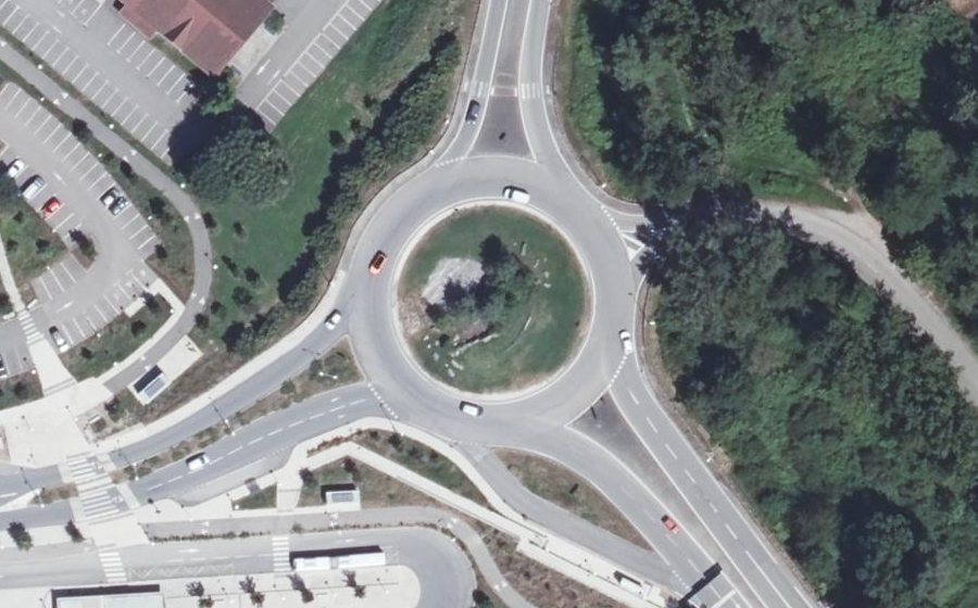 Vue aérienne du Rond-point anonyme n°171027204
