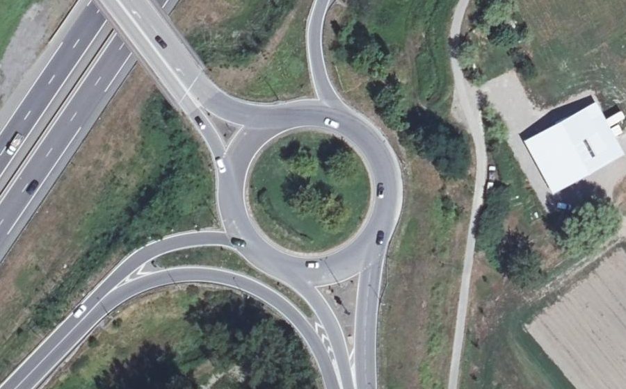 Vue aérienne du Rond-point anonyme n°171027205