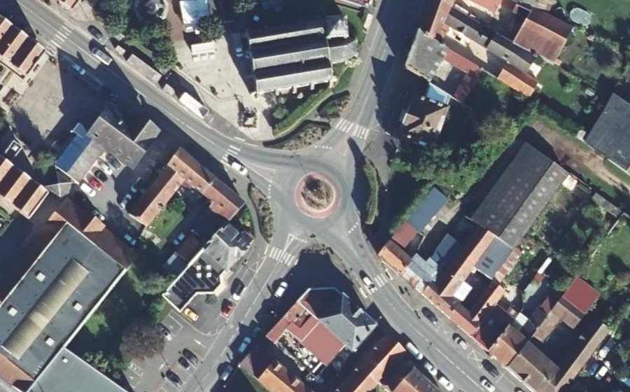 Vue aérienne du Rond-point anonyme n°171031133