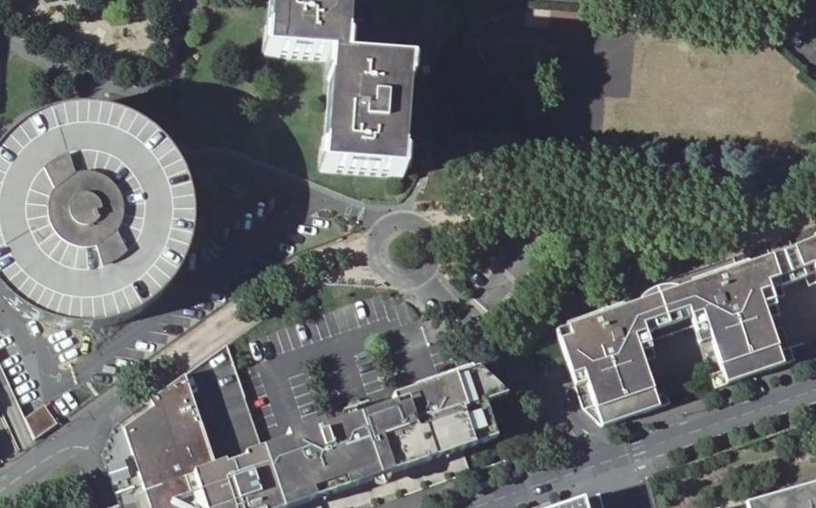 Vue aérienne du Rond-point anonyme n°171033341