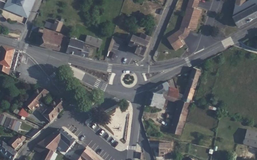 Vue aérienne du Rond-point anonyme n°171107032