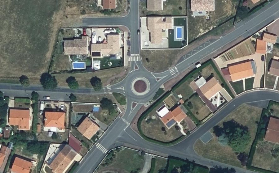 Vue aérienne du Rond-point anonyme n°171512037