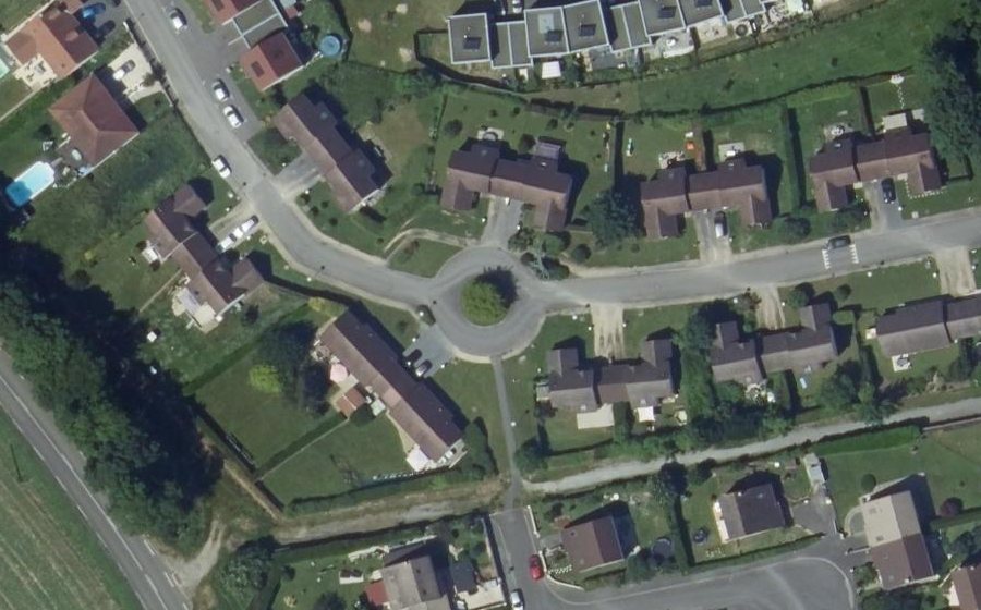 Vue aérienne du Rond-point anonyme n°171596883
