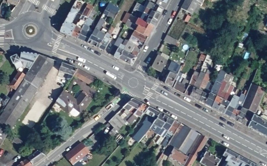 Vue aérienne du Rond-point anonyme n°171636090
