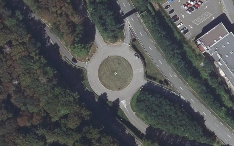 Vue aérienne du Rond-point anonyme n°171671217