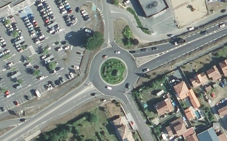 Vue aérienne du Rond-point anonyme n°171730708