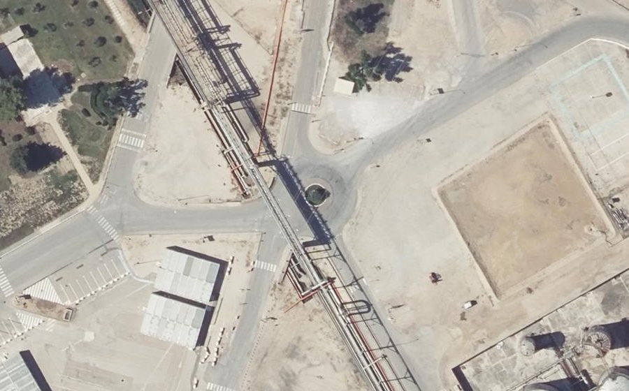 Vue aérienne du Rond-point anonyme n°171837702