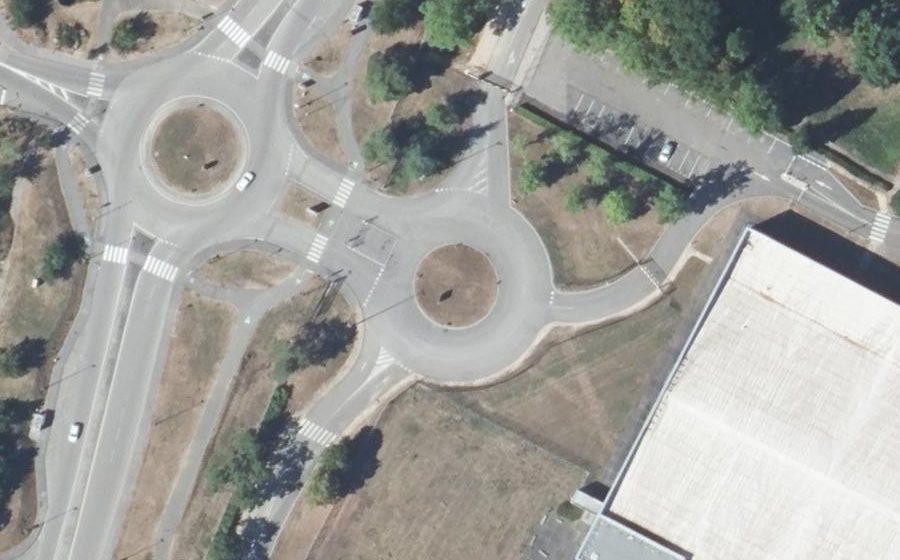Vue aérienne du Rond-point anonyme n°171900630