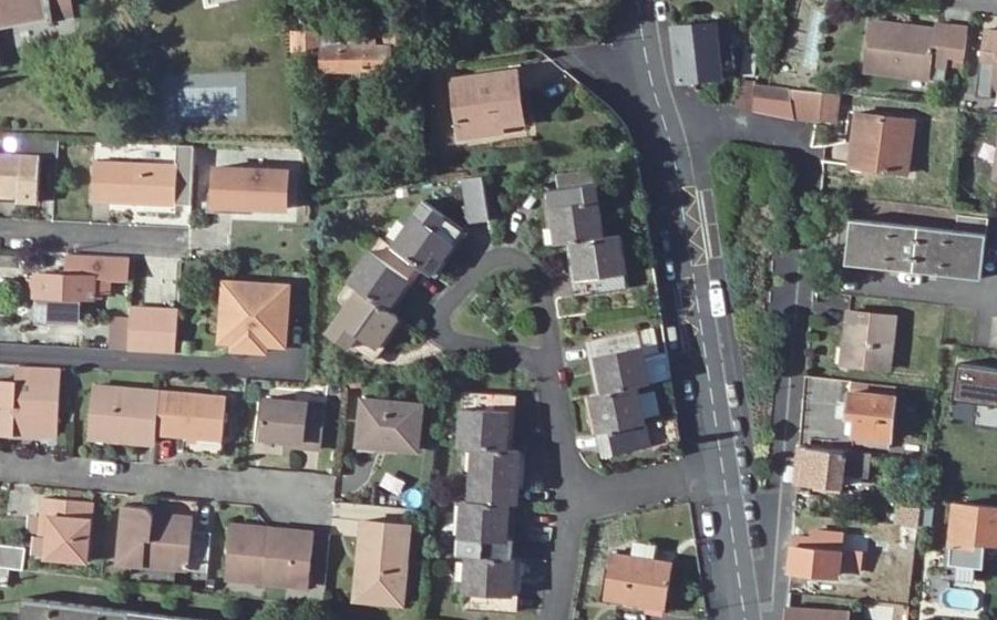 Vue aérienne du Rond-point anonyme n°171962235