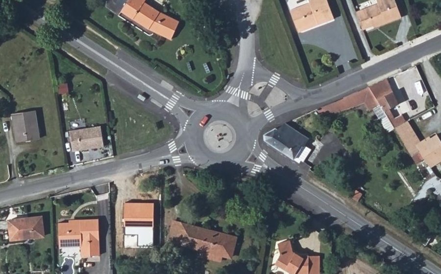 Vue aérienne du Rond-point anonyme n°171983006