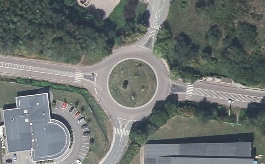 Vue aérienne du Rond-point anonyme n°171990069