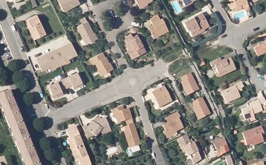 Vue aérienne du Rond-point anonyme n°172014964