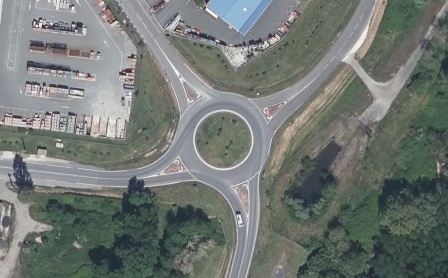 Vue aérienne du Rond-point anonyme n°172020506