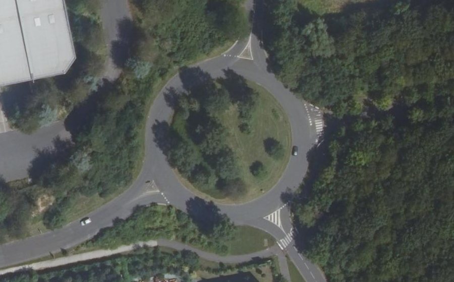 Vue aérienne du Rond-point anonyme n°172051029