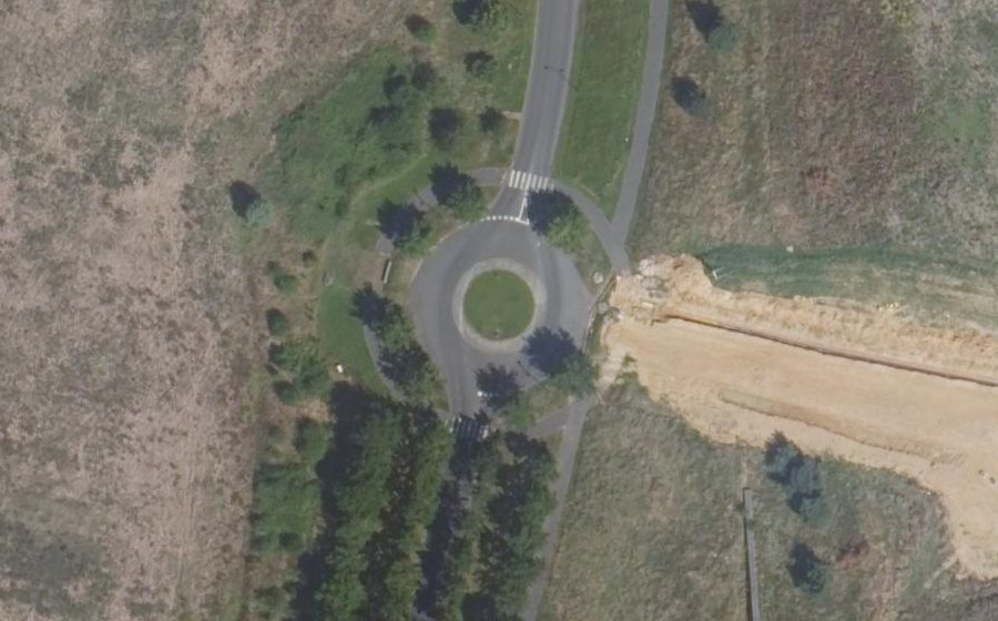 Vue aérienne du Rond-point anonyme n°172051553