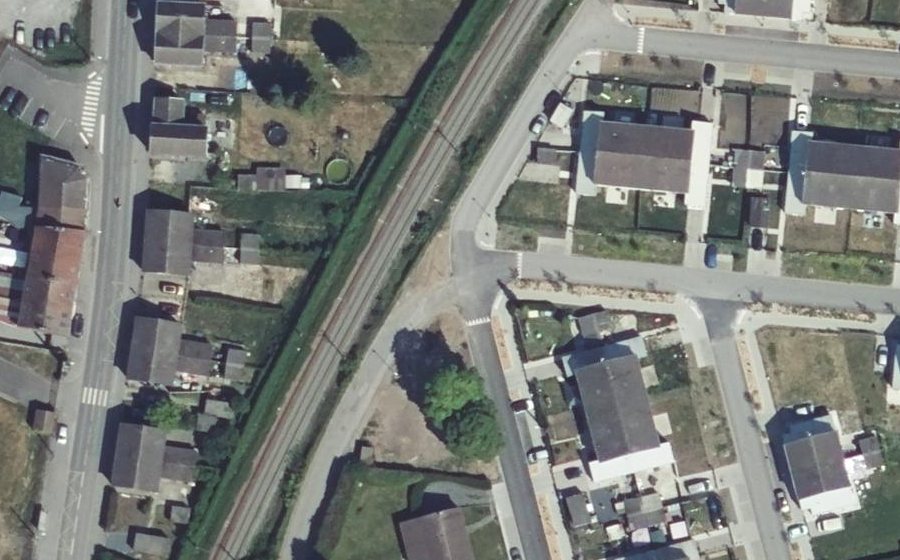 Vue aérienne du Rond-point anonyme n°172088807