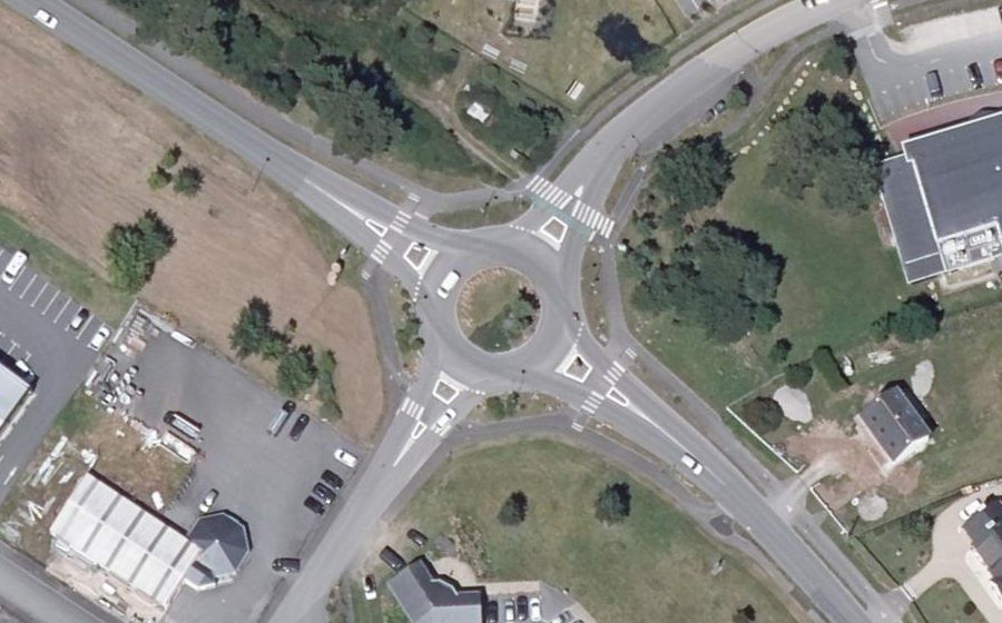 Vue aérienne du Rond-point anonyme n°172170006