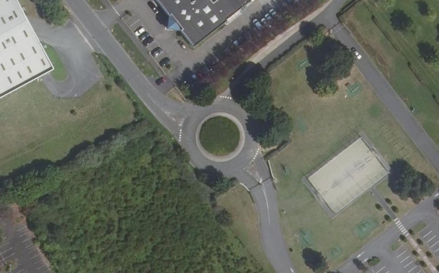 Vue aérienne du Rond-point anonyme n°172211907
