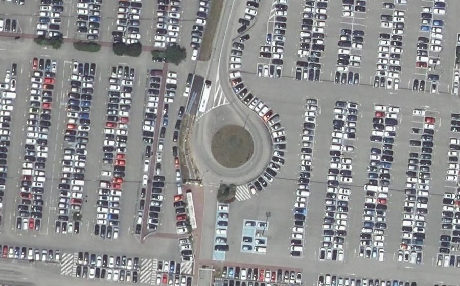 Vue aérienne du Rond-point anonyme n°172260519